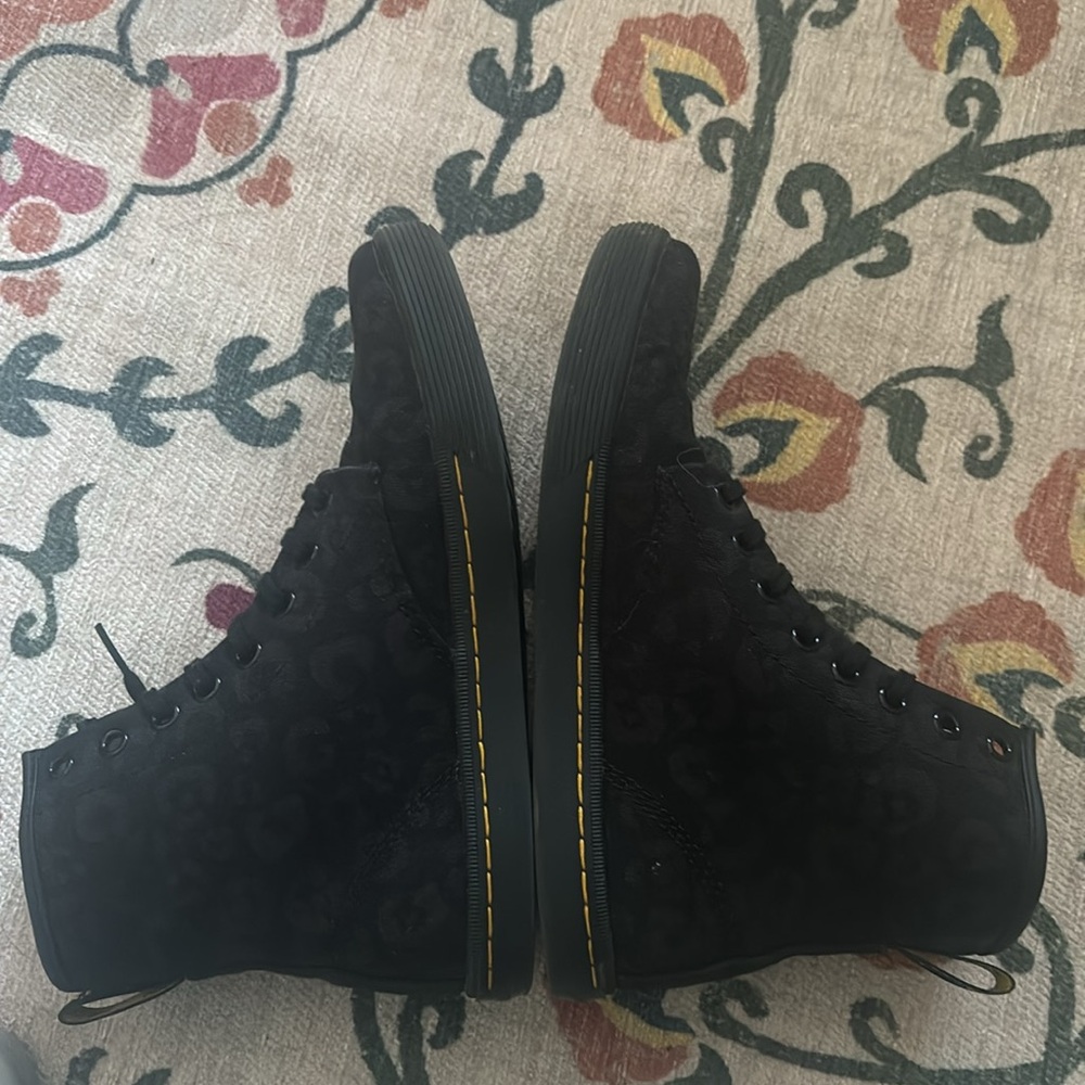 Dr Marten’s sheridan animal print boots EUC